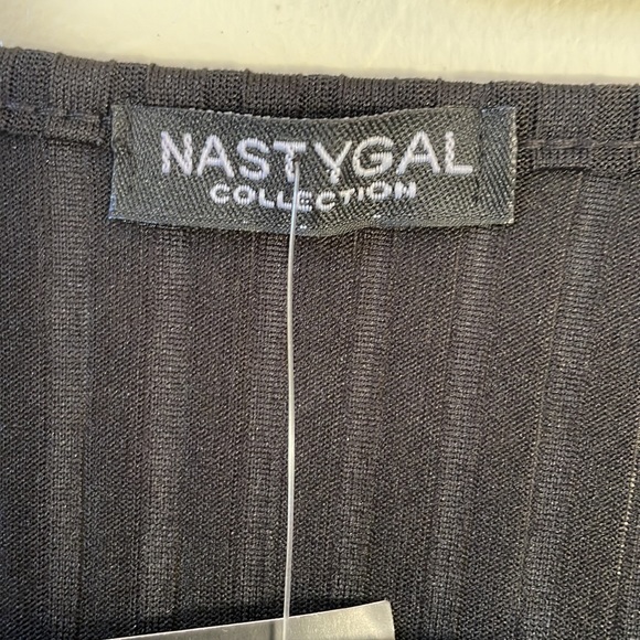 NWT Nasty Gal V-Neck Crop Top - Picture 2 of 6